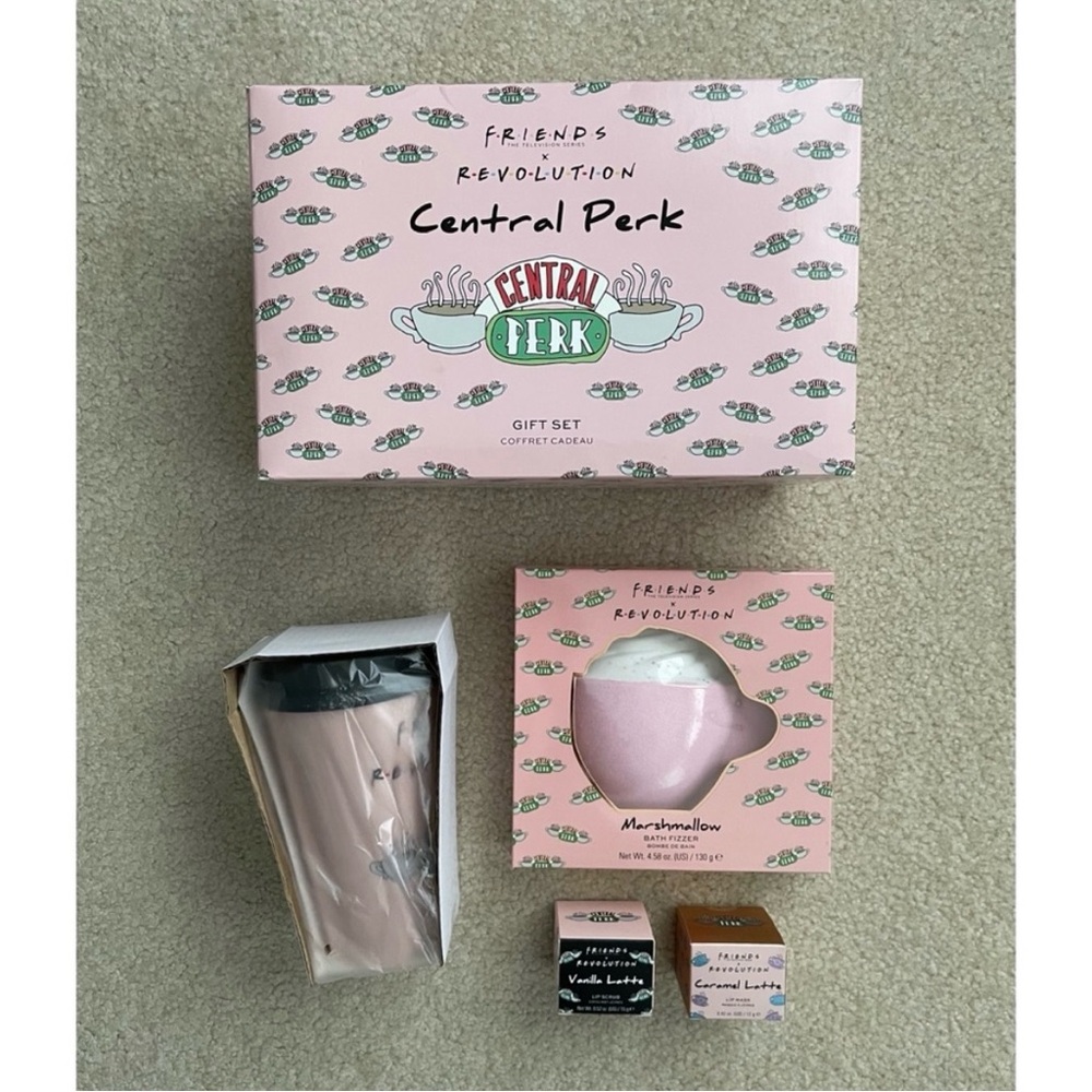 Makeup Revolution x Friends Central Perk Gift Set (Bath + Skin Care Set)
